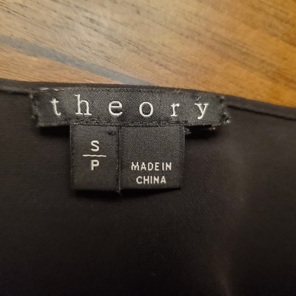 100% black Silk blouse size small by Theory - Picture 5 of 6